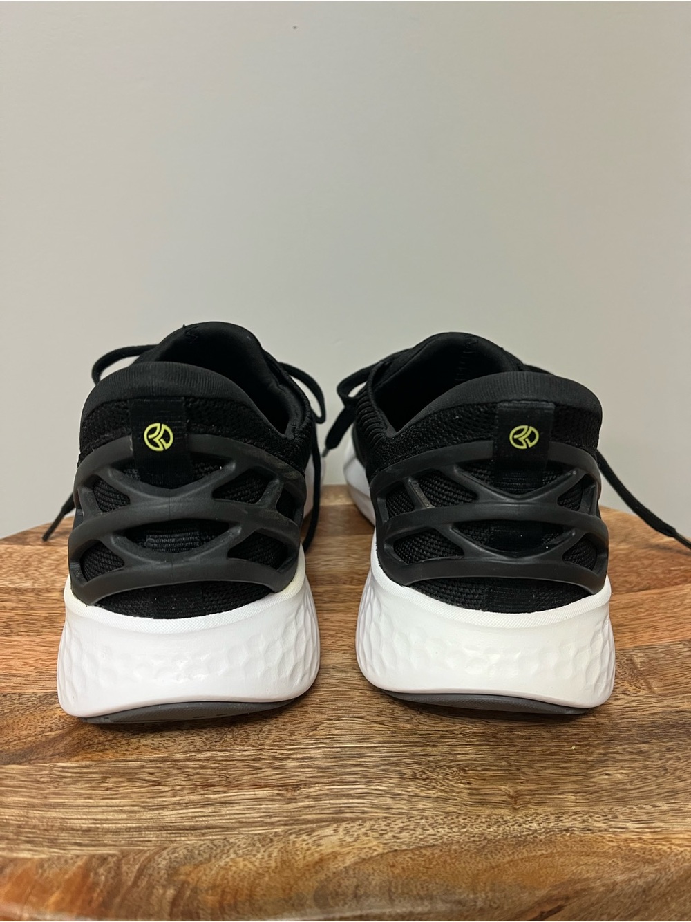 Kizik Athens Black Hands-Free Sneakers - Men’s Size 9, Women’s Size 10.5 - Picture 5 of 9